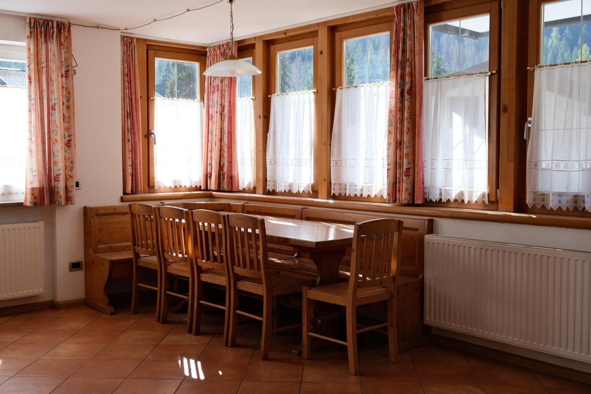 Ferienwohnung Cèsa Sot Bosch Canazei Exterior foto